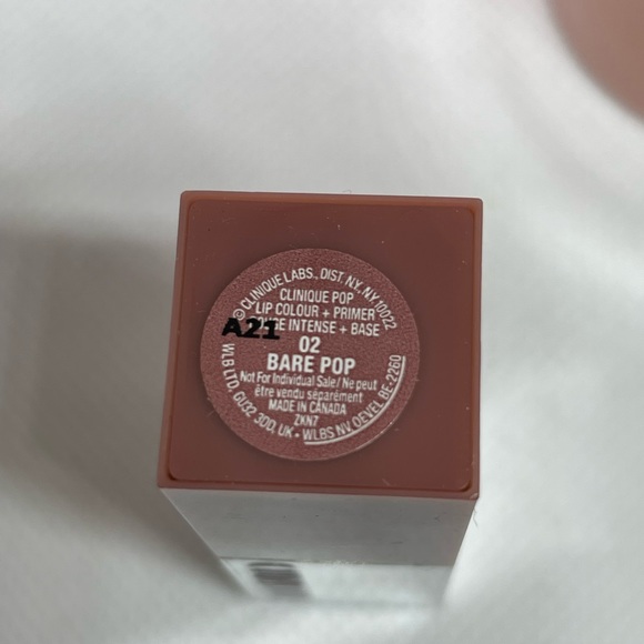 Clinique 4 piece set black mascara bare pop lipstick moisturizer & scrub cream - Picture 9 of 16